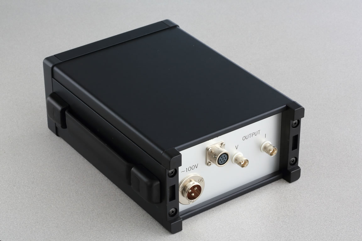 共和電業製WGI-400Aを収納したボックスの後ろ